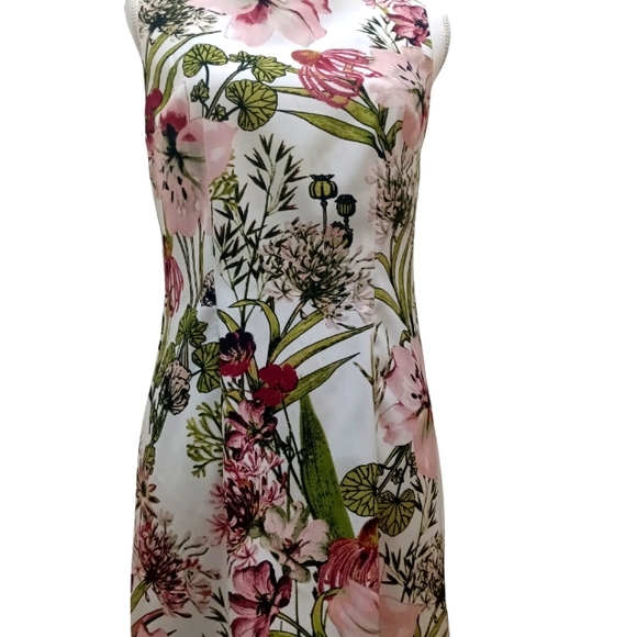 AGB flower print dress with white background. S (6) - Picture 2 of 4